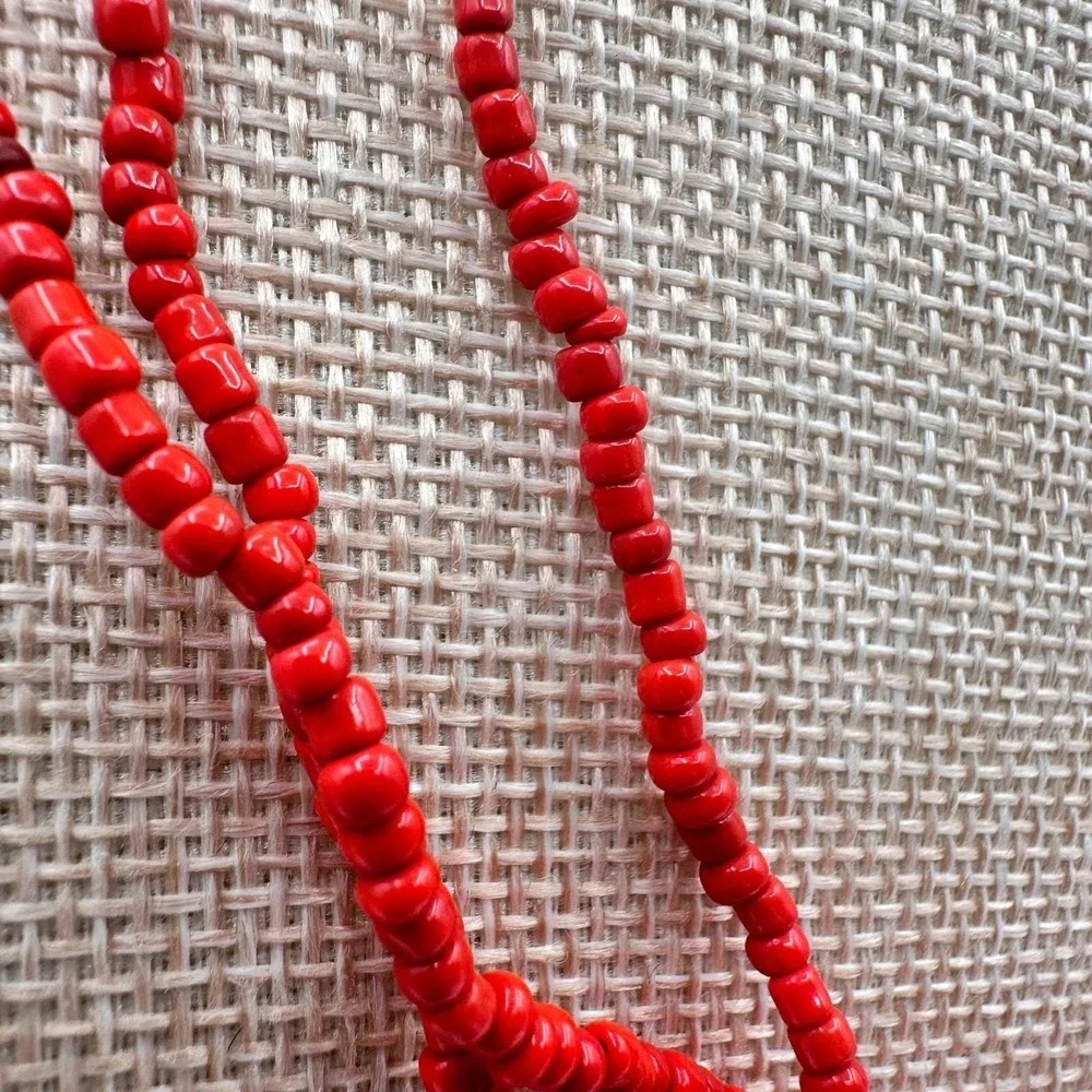 Vintage 90s Red Multi-Strand Beaded‎ Black Round Shell Pendant Necklace Jewelry